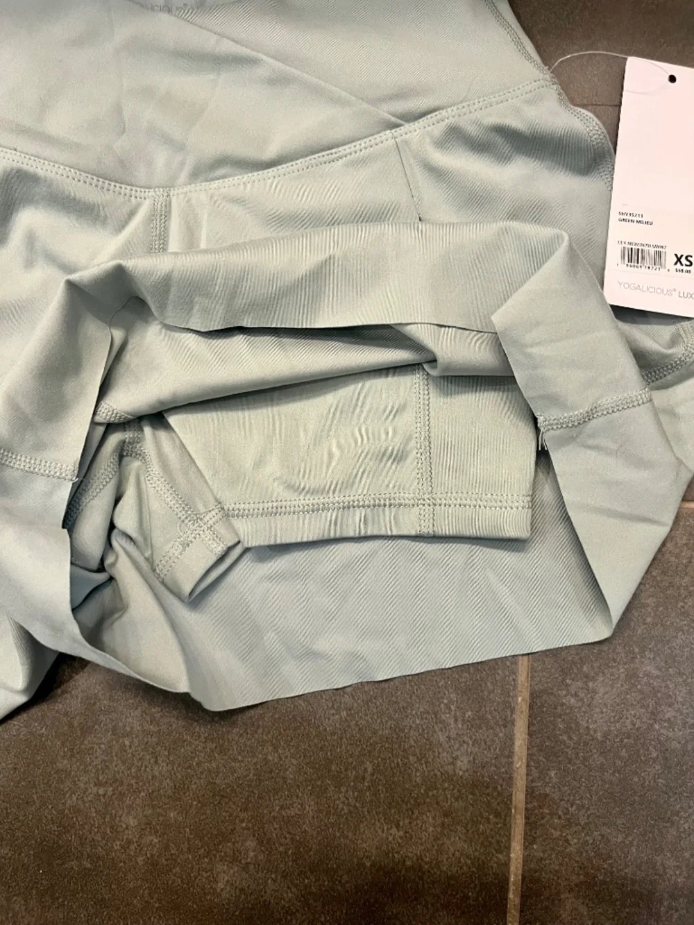 NWT Yogalicious Lux Meredith Crossover Waist Pleated Shorts Green Milieu XS